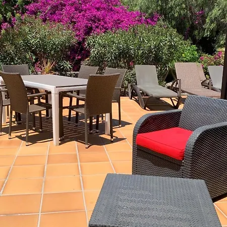 Villa Lovely Nico Playa Blanca, Hot Tub, Communal Pool