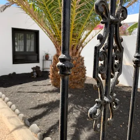 Villa Lovely Nico Playa Blanca, Hot Tub, Communal Pool Playa Blanca (Lanzarote)