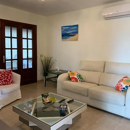 Lovely Nico Playa Blanca, Hot Tub, Communal Pool Villa *